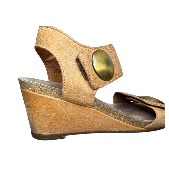 Taos Carousel 3 Women’s 9.5/40 Wedge Sandals Tan Ankle Strap Open Toe - Picture 4 of 9